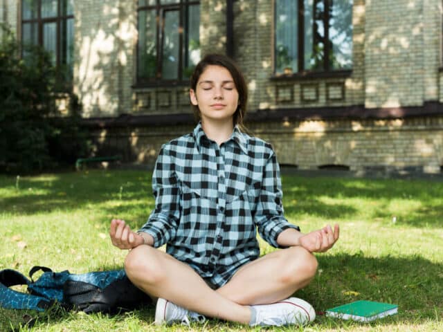 Managing Daily Stress in NYC: Expert Tips from Local Therapists