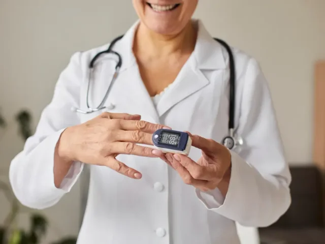 How a Diabetes Specialist Near Me Can Help Manage Your Health