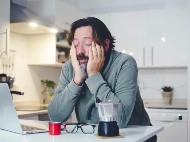 Chronic Fatigue vs Normal Tiredness: How to Know the Difference