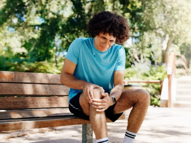 Young Adults Get Arthritis Too: Early Warning Signs You Shouldn’t Ignore