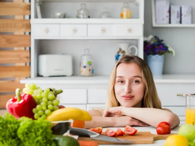 A Holistic Approach to Hormonal Balance: Combining BHRT with Lifestyle and Nutrition