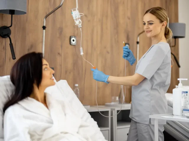 IV Vitamin Therapy for Detox: How It Works & What to Expect